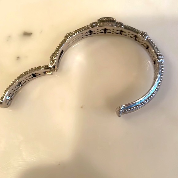 Judith Ripka Sterling Silver hinged cuff - Picture 13 of 13